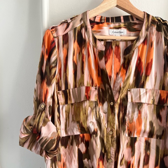 Colourful, silky CK blouse 😍 - Picture 5 of 7